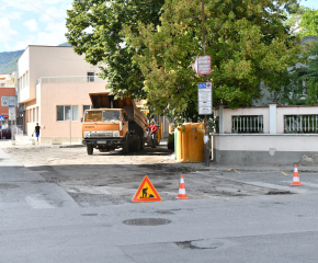 Общината започна ремонт на част от уличната мрежа около медицински центрове в града   